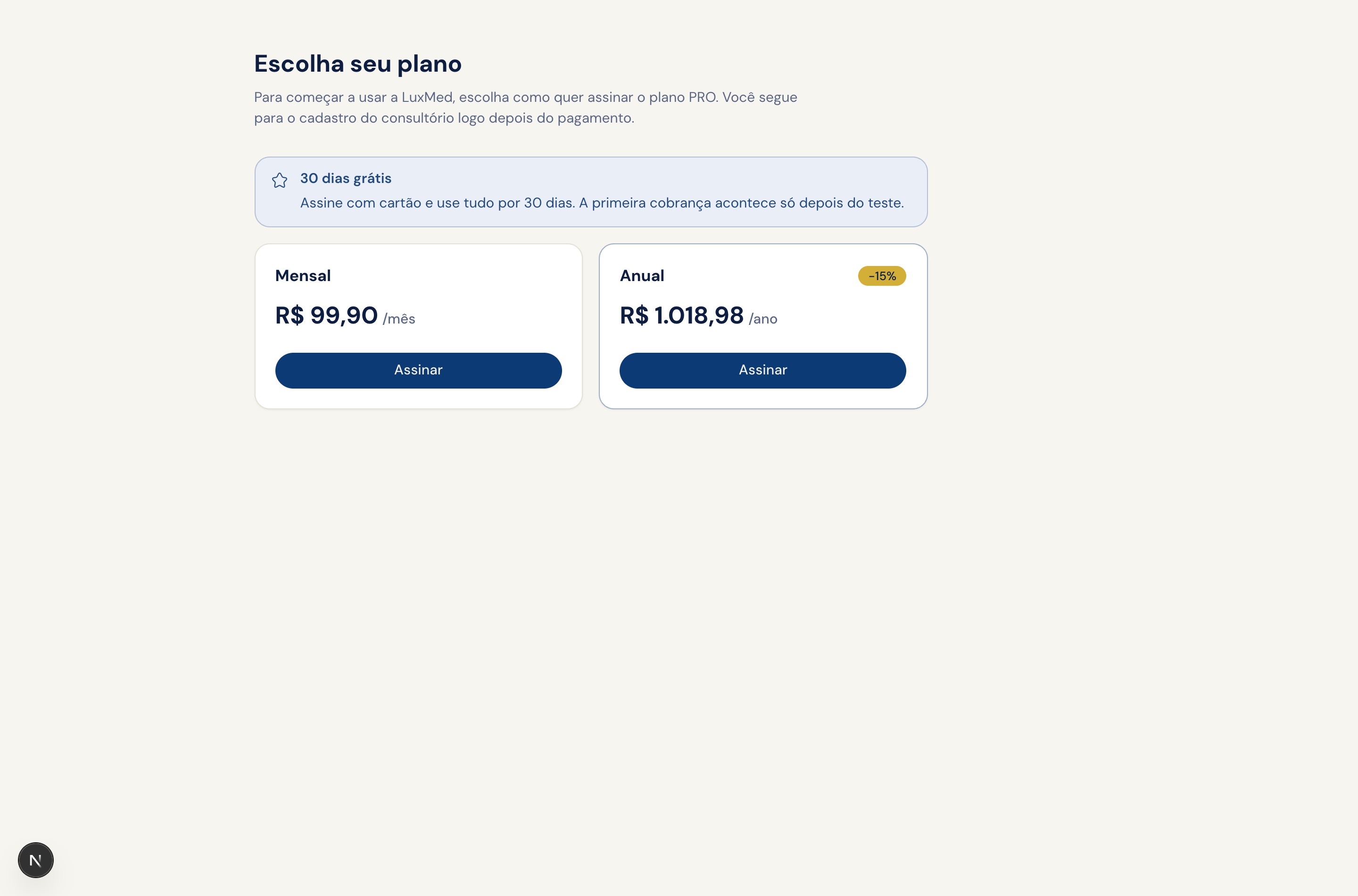 Tela de escolha de plano do onboarding com opções mensal e anual e o aviso de período gratuito
