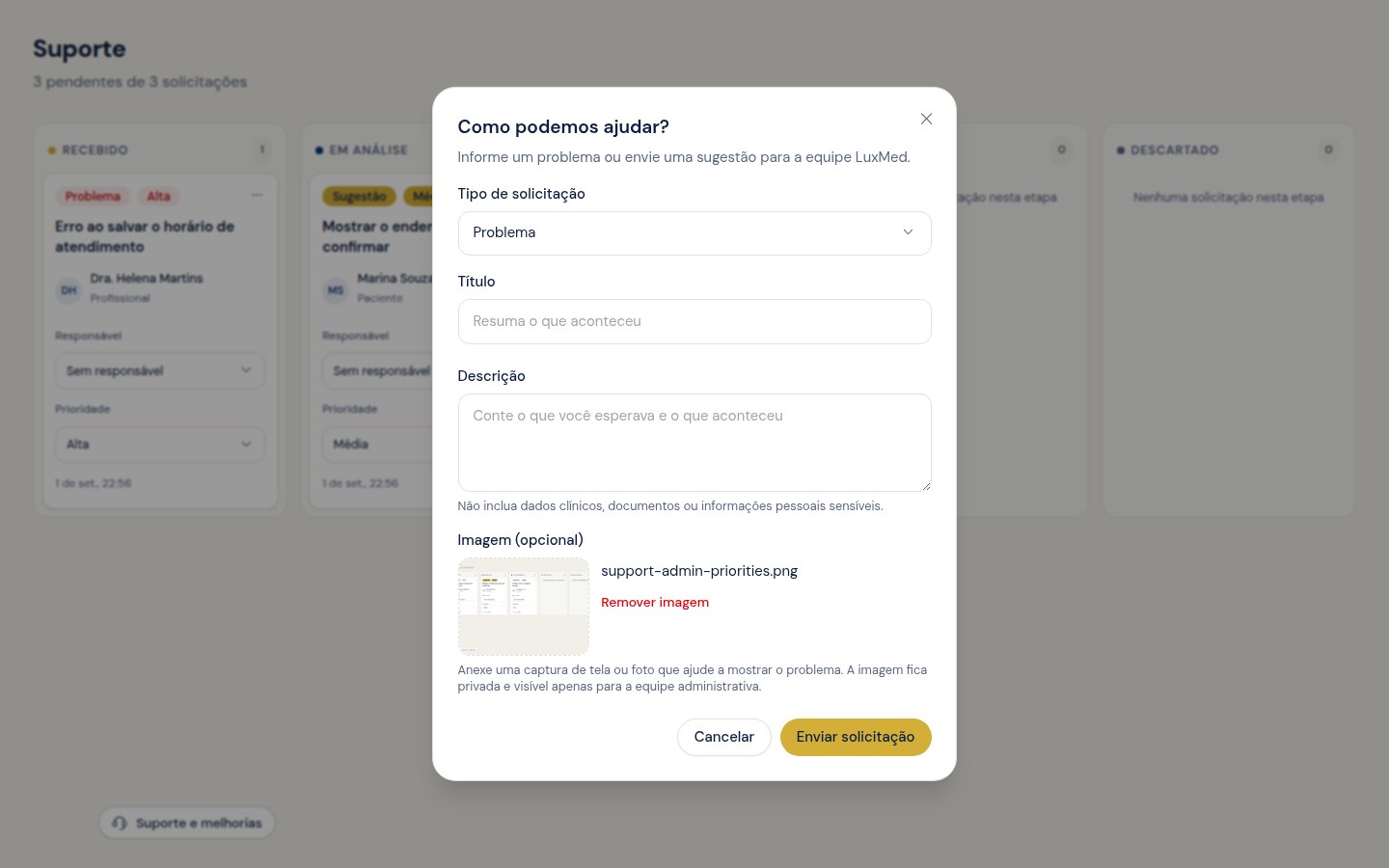 Formulário de suporte com a prévia de uma imagem anexada e o quadro administrativo ao fundo mostrando prioridades
