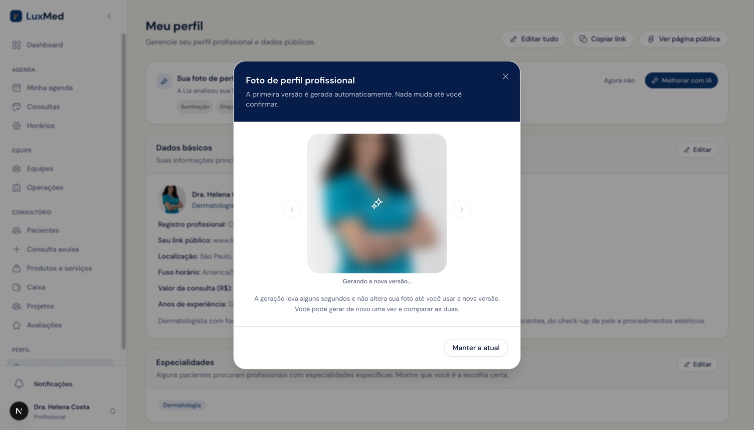 Painel Foto de perfil profissional com a foto original desfocada e o aviso Gerando a nova versão enquanto a Lia trabalha