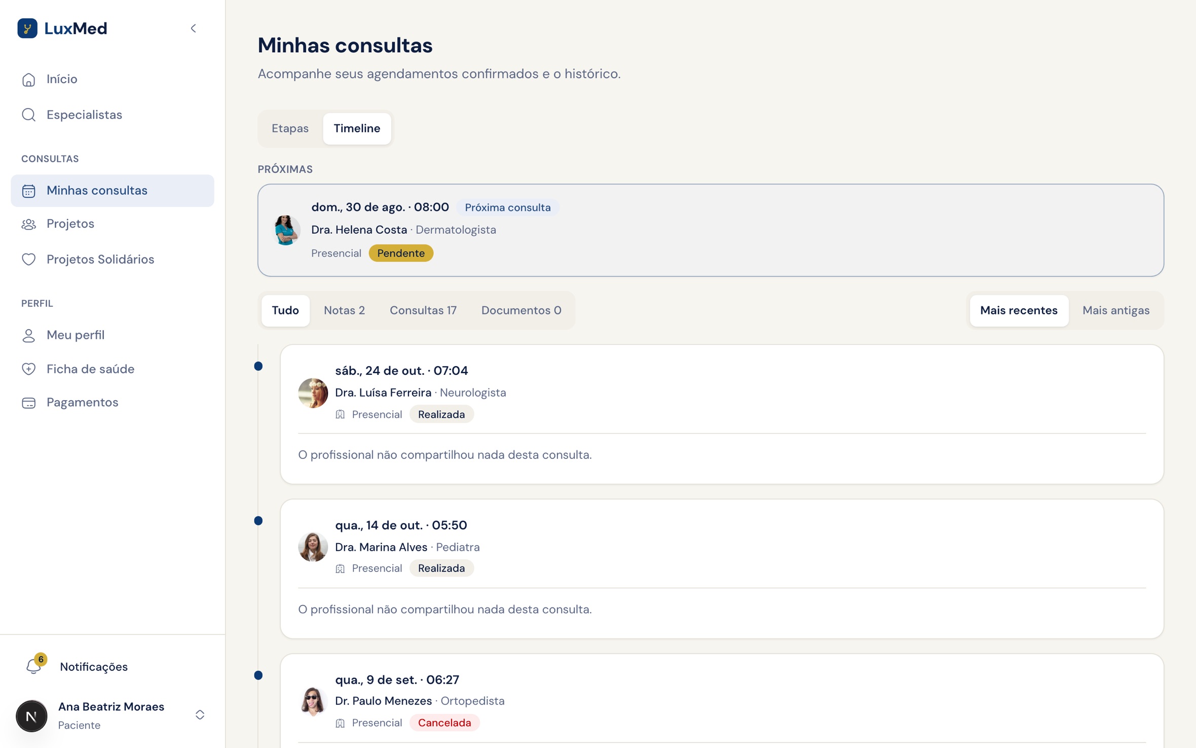 Minhas consultas na área do paciente, na visão Timeline, com a foto e o nome do profissional em cada consulta
